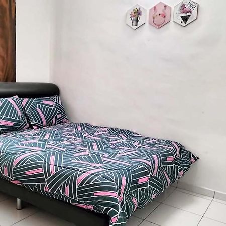 Iris 55 Corner Lot House Spacious Outdoor With Wi-Fi Johor Bahru Buitenkant foto